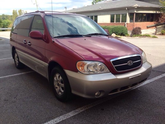 Kia Sedona 2004 photo 2