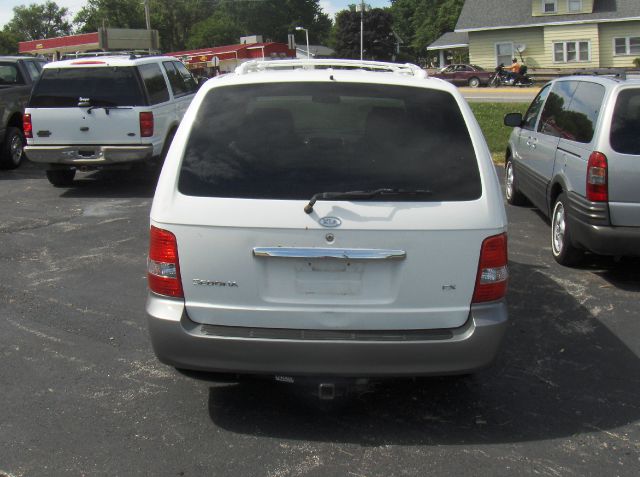 Kia Sedona 2004 photo 1