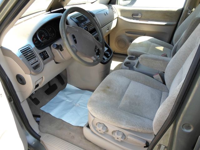 Kia Sedona 2004 photo 8