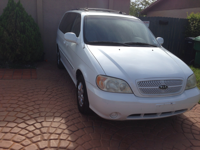 Kia Sedona 2004 photo 1