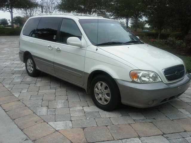 Kia Sedona 2004 photo 2