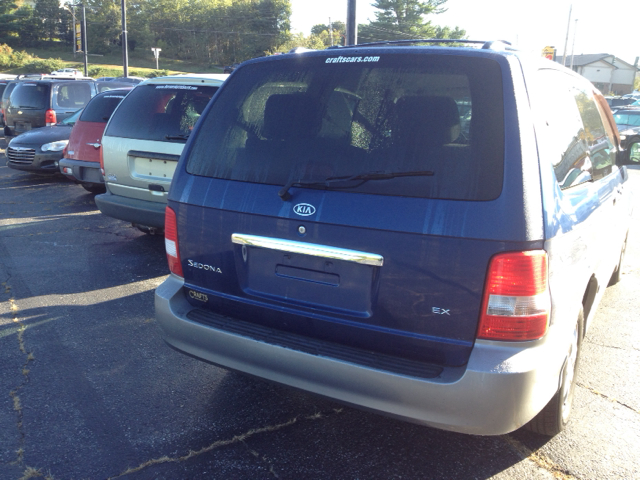 Kia Sedona Open-top MiniVan