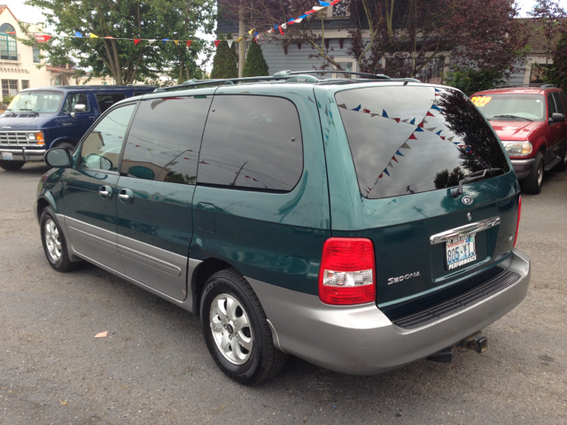 Kia Sedona Open-top MiniVan