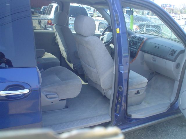 Kia Sedona 2004 photo 2