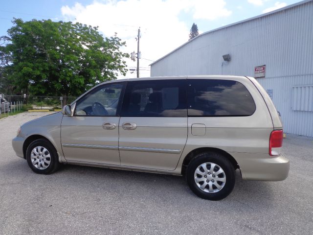 Kia Sedona 2004 photo 2