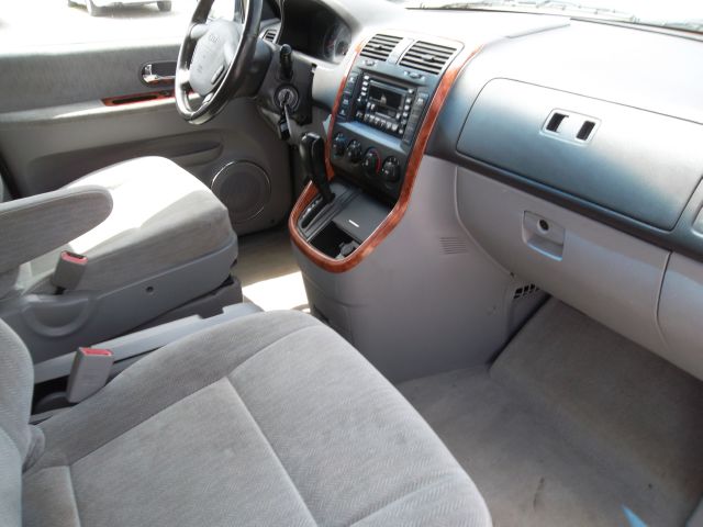 Kia Sedona 2005 photo 3