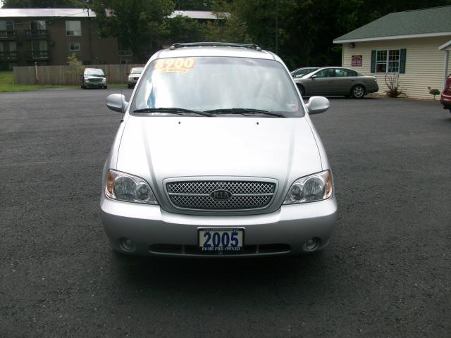 Kia Sedona 2005 photo 1