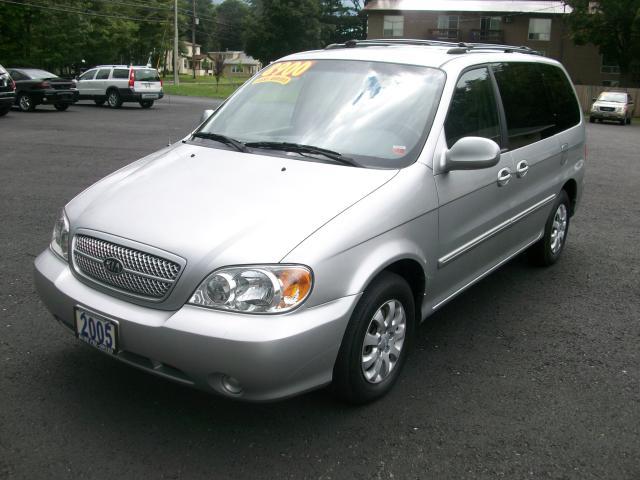 Kia Sedona 2005 photo 2