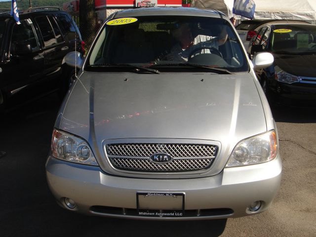 Kia Sedona 2005 photo 4