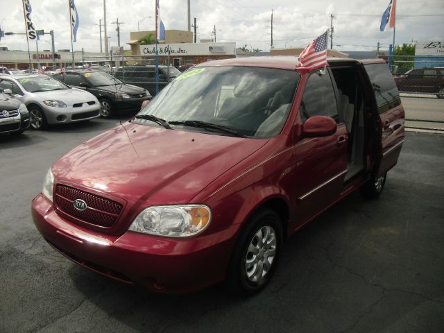 Kia Sedona 2005 photo 2