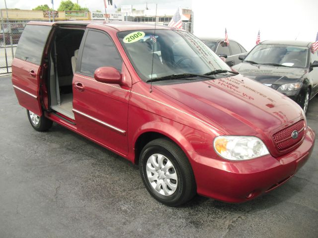 Kia Sedona 2005 photo 3