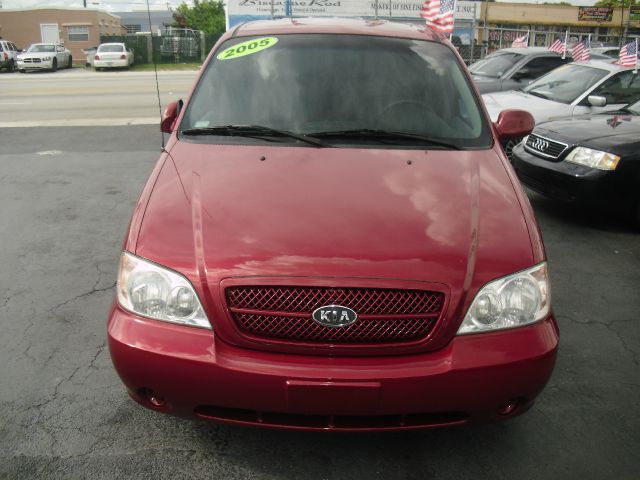 Kia Sedona 2005 photo 4