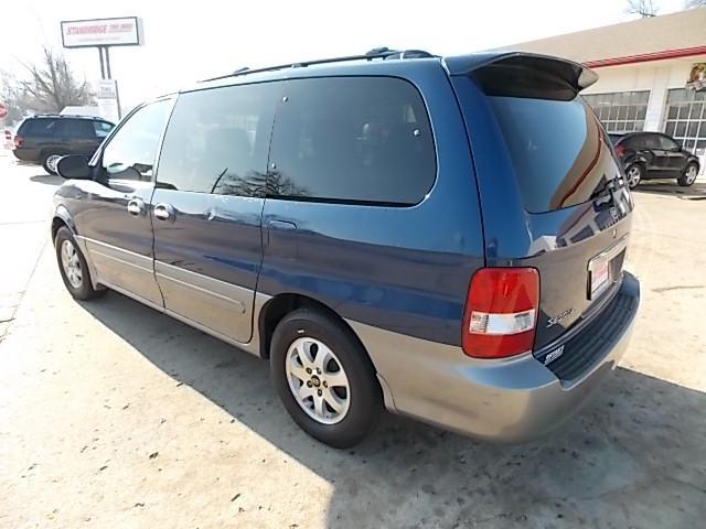 Kia Sedona Open-top MiniVan