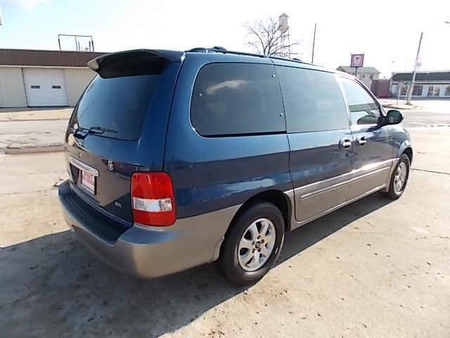 Kia Sedona 2005 photo 2