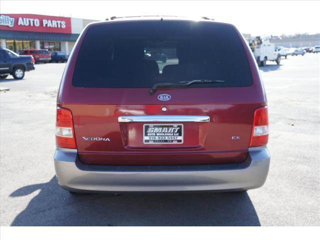 Kia Sedona 2005 photo 12