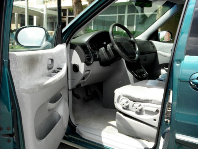 Kia Sedona 2005 photo 9