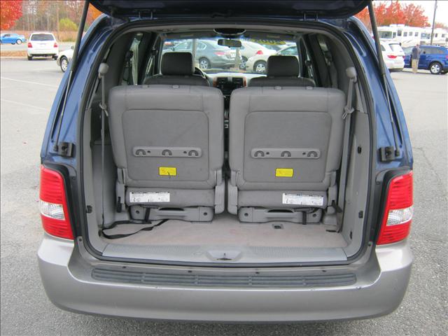 Kia Sedona 2005 photo 2