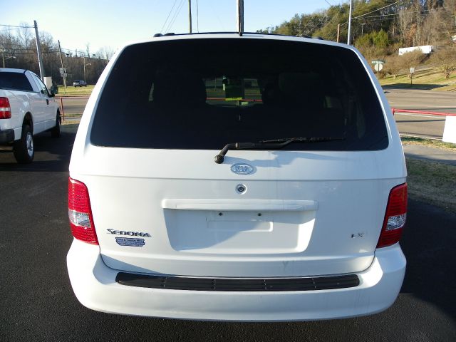 Kia Sedona 2005 photo 3