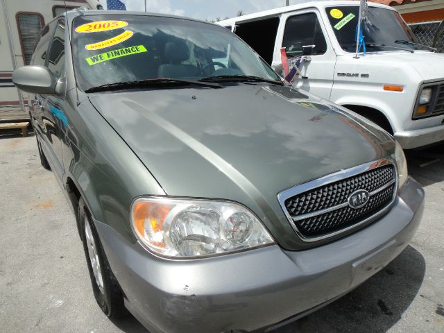 Kia Sedona 2005 photo 2