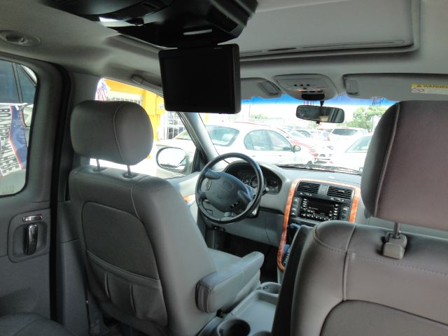 Kia Sedona 2005 photo 4