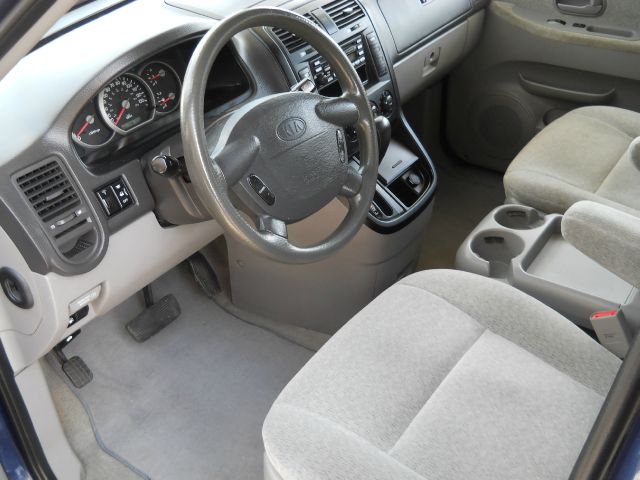 Kia Sedona 2005 photo 6