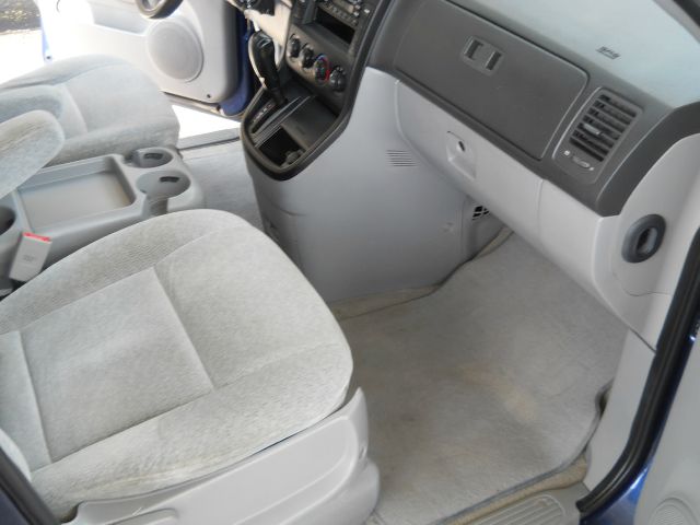 Kia Sedona 2005 photo 8