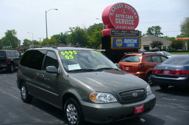 Kia Sedona 2005 photo 4