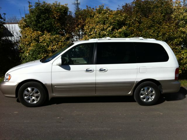 Kia Sedona 2005 photo 2