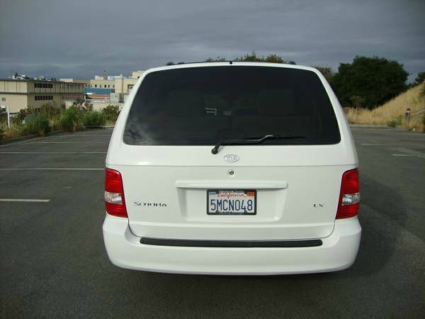 Kia Sedona 2005 photo 3