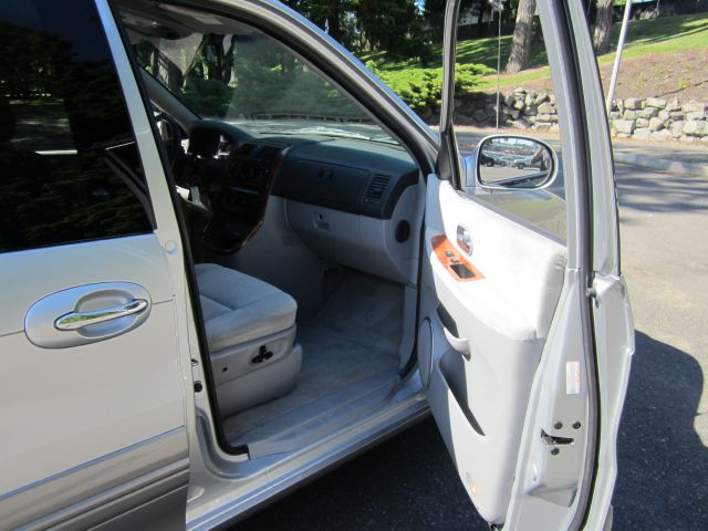 Kia Sedona 2005 photo 15