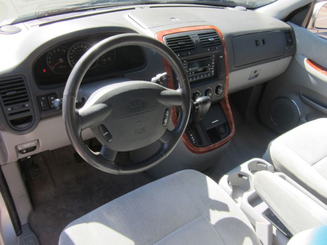 Kia Sedona 2005 photo 2