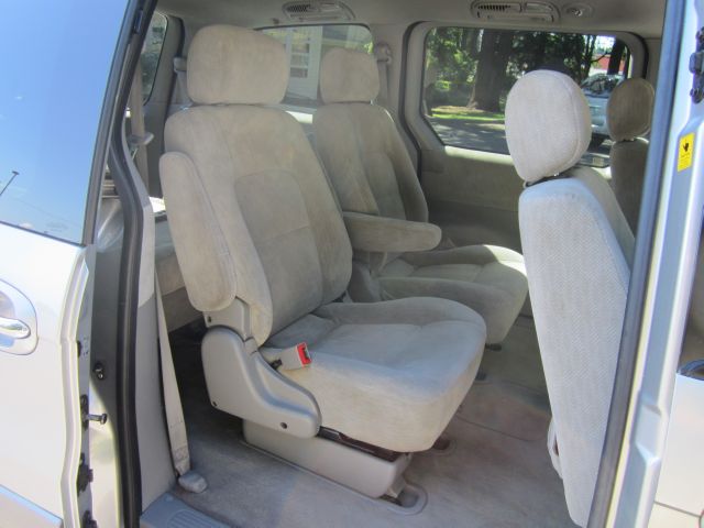 Kia Sedona 2005 photo 6