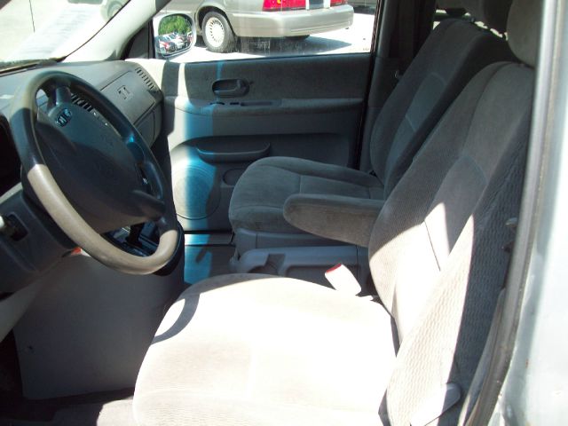 Kia Sedona 2005 photo 5