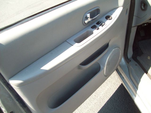 Kia Sedona 2005 photo 7