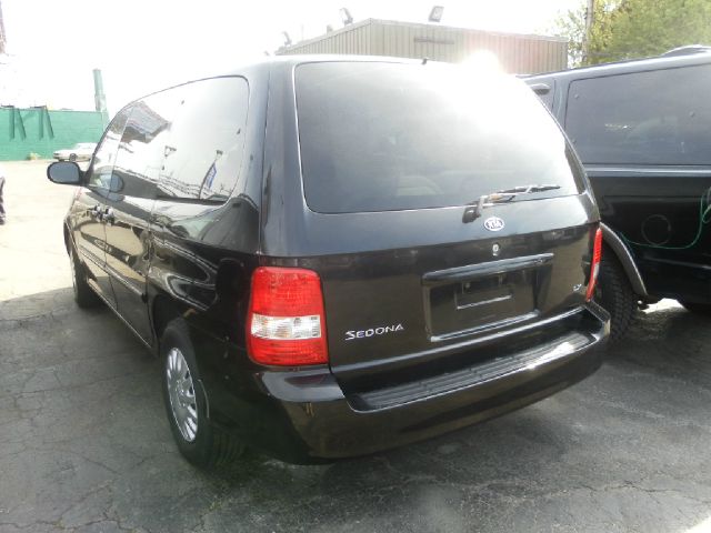 Kia Sedona 2005 photo 4