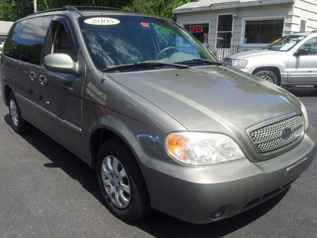 Kia Sedona 2005 photo 2