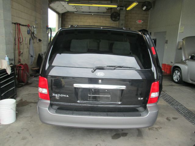 Kia Sedona 2005 photo 1