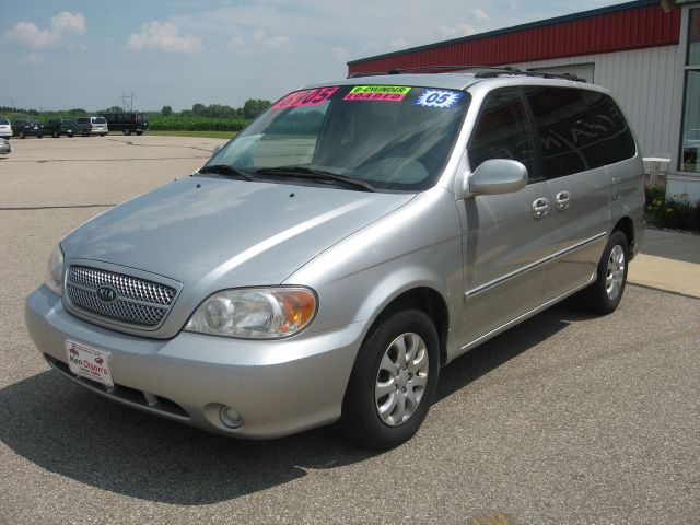 Kia Sedona 2005 photo 4