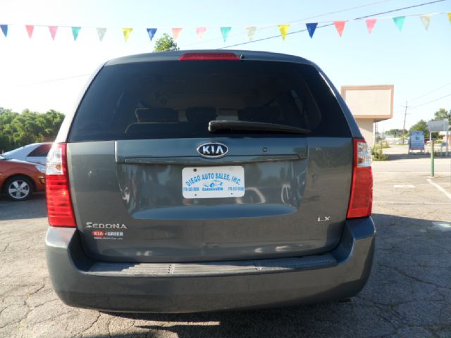 Kia Sedona 2006 photo 4