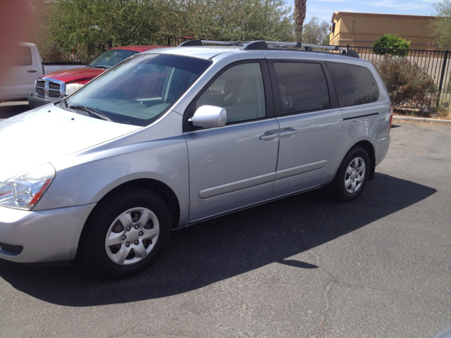 Kia Sedona 2006 photo 2