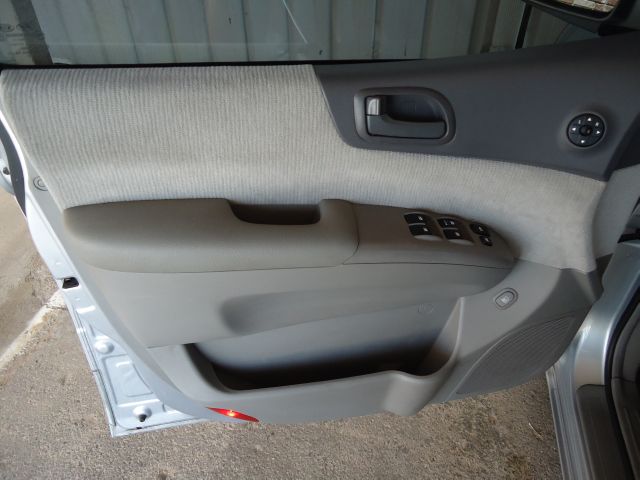 Kia Sedona 2006 photo 2