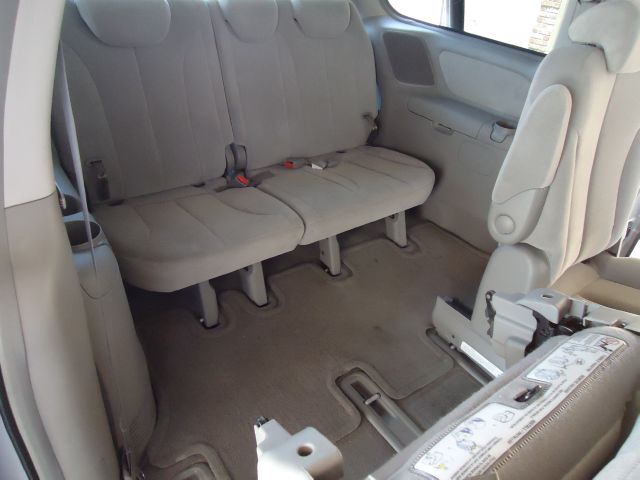 Kia Sedona 2006 photo 20