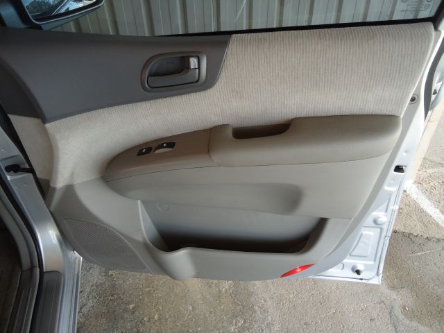 Kia Sedona 2006 photo 26