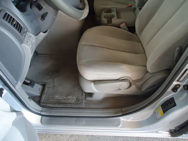 Kia Sedona 2006 photo 32