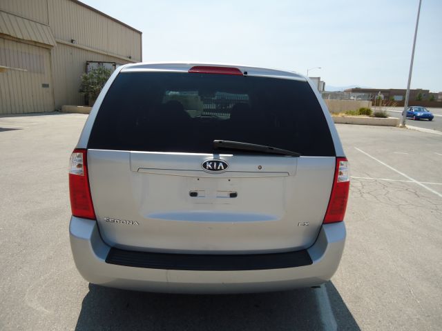 Kia Sedona 2006 photo 40