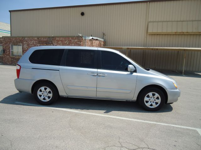 Kia Sedona 2006 photo 41