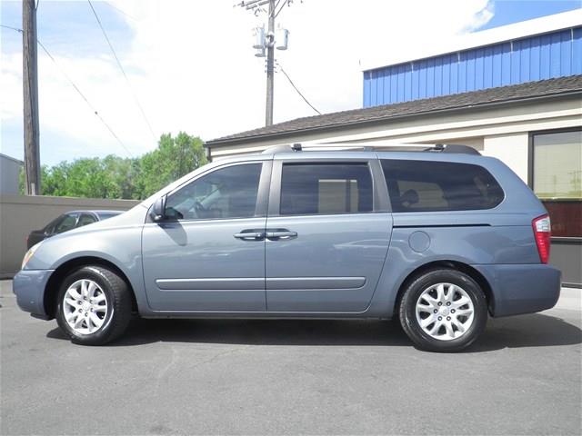 Kia Sedona 2006 photo 2