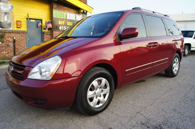 Kia Sedona Open-top MiniVan