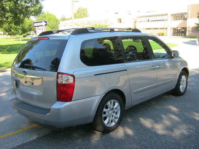 Kia Sedona 2006 photo 2