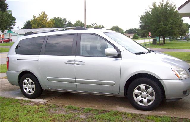 Kia Sedona 2006 photo 1